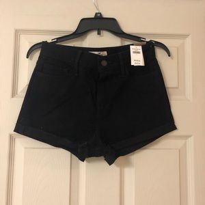 NWT Hollister Size 7 Black Jean shorts